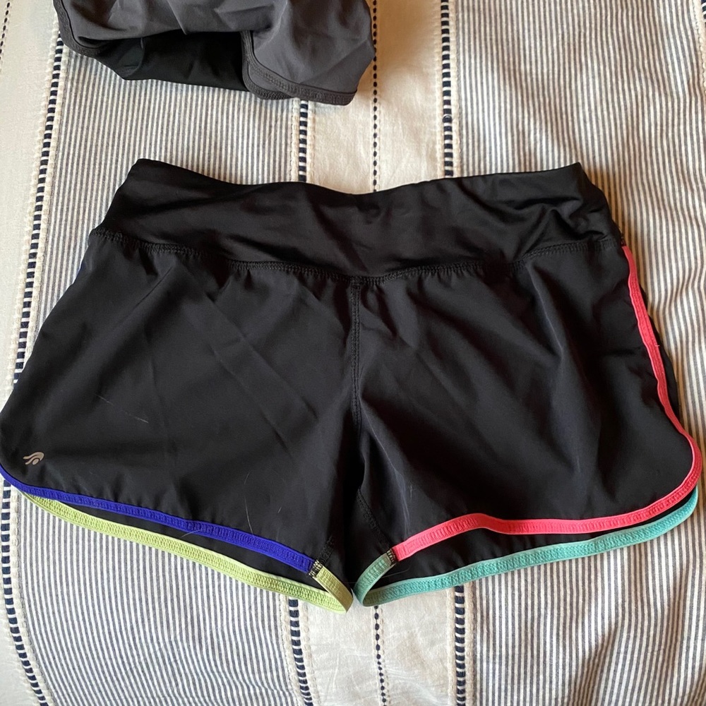 Women’s black athletic shorts (small)
